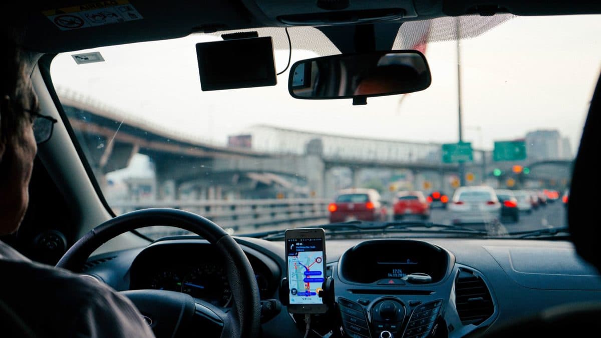 Romanian Minister: Bucharest traffic would be 20% more congested without Waze
