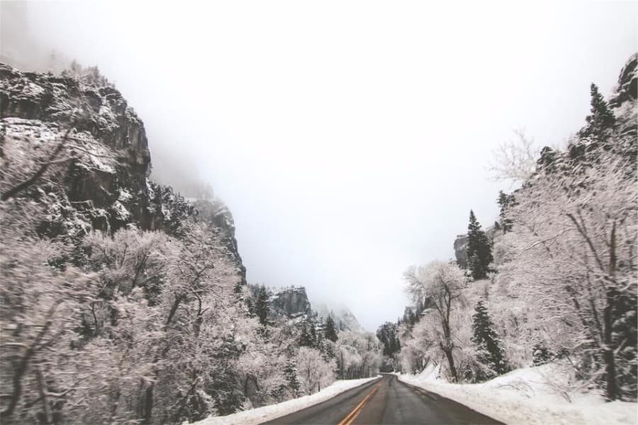 Winter makes unexpected comeback in Romania