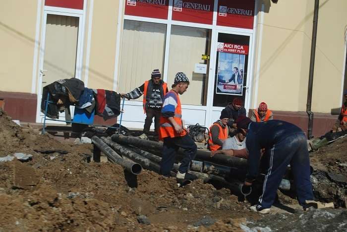 Romania's number of skilled employees with work contracts down, unskilled ones up