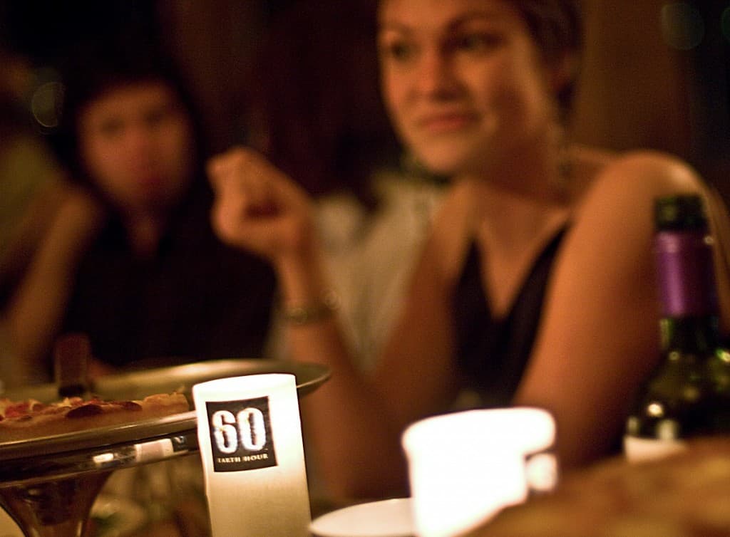 Romania joins again Earth Hour movement this year and turns off the lights for one hour