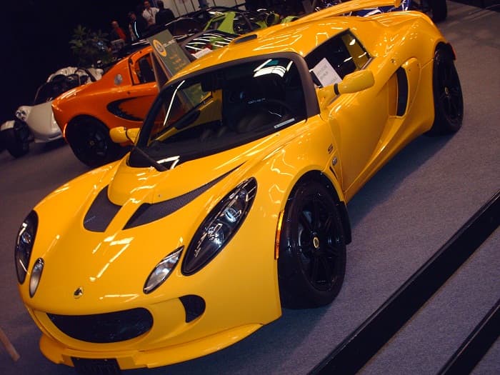 Former F1 drivers Mansell and Donnelly, in Romania for Lotus showroom opening