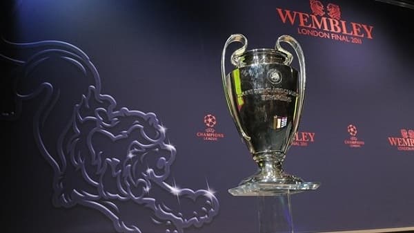 Foreign investors: UEFA football championship in Romania, Hungary, Bulgaria could create 100,000 new jobs