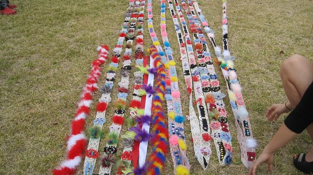 World Record: Longest lucky charm made by two Romanian-born designers