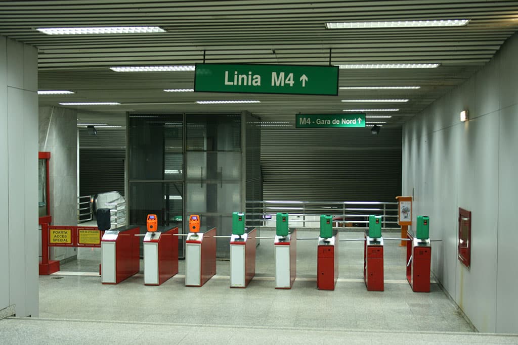 Metrorex to install 35 touch screen metro card vending machines in Bucharest
