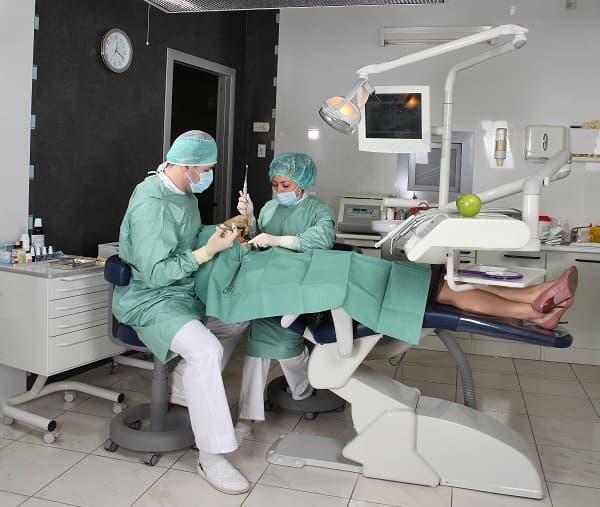 Minister of Health: Romania can be a destination for dental services, as well as cardiac plastic and surgery