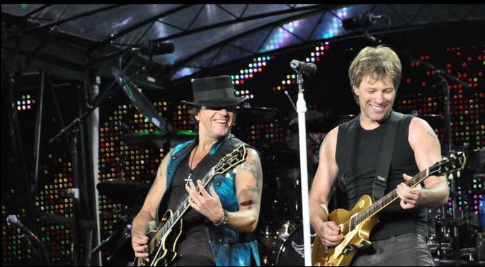 Bon Jovi entertains crowd for three hours in front of Romania's People Palace