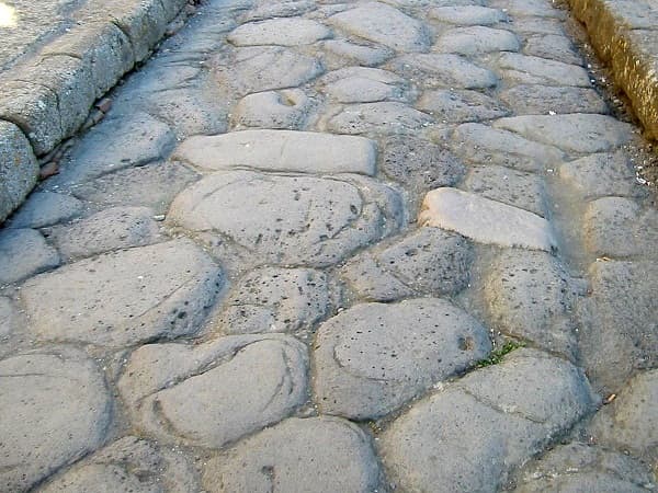 Tourists to walk on the first marked Roman road in Romania's Transylvania