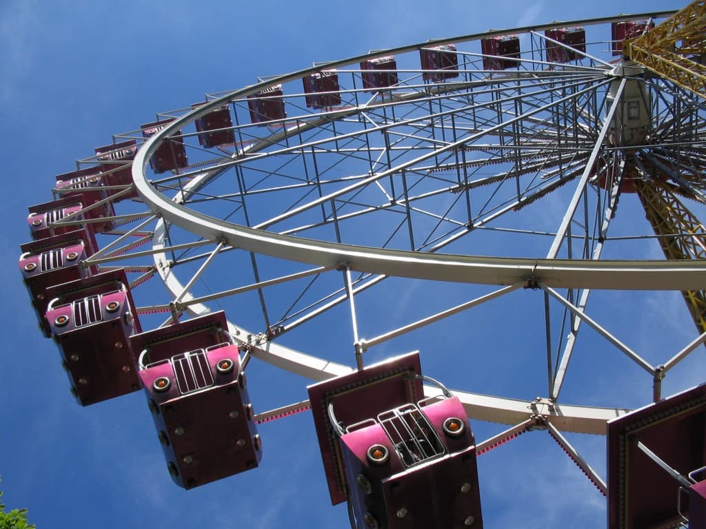 Synthetic diamonds producer inaugurates Terra Park amusement park in Bucharest
