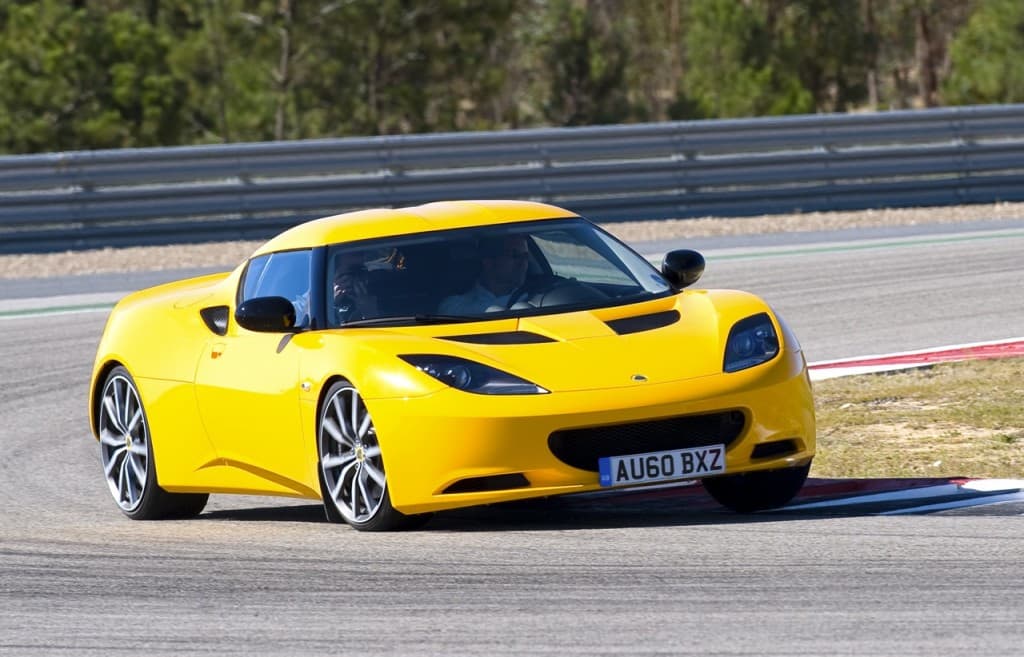 Romanian Police receives Lotus Evora S car to chase speedsters