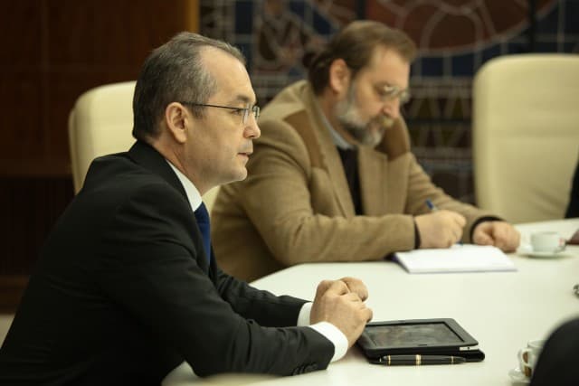 Romanian Prime Minister Emil Boc says he's 'addicted' to his iPad