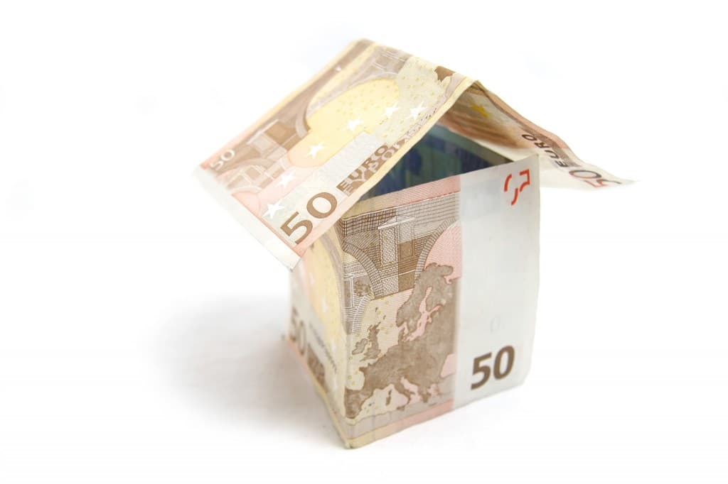 Comment: Why do Romanians have a different view of the role of money in economy – a potential cause