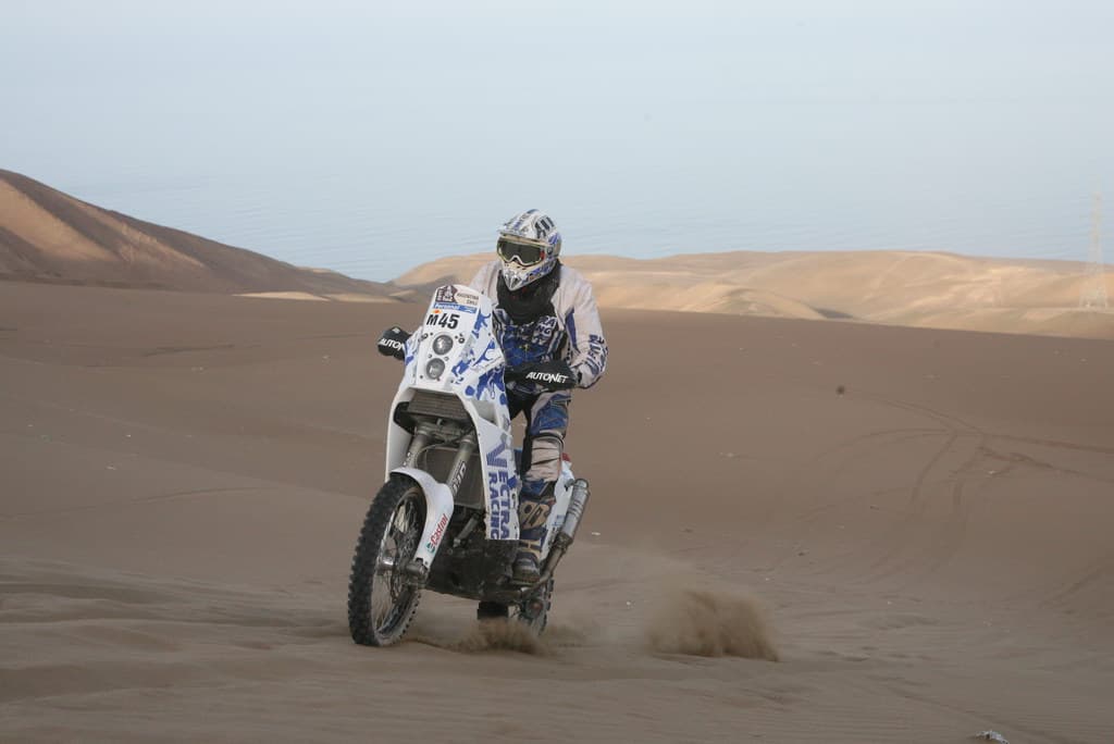 Romanians Emanuel Gyenes and Marcel Butuza head to Argentina for 2012 Dakar race