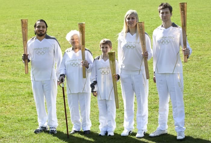 Five Romanians 'Local Heroes' chosen as torchbearers in Olympic Torch Relay this year