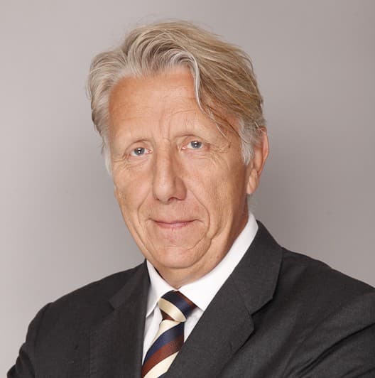Peter de Ruiter- the unconventional businessman in love with art, bikes and ...tax law