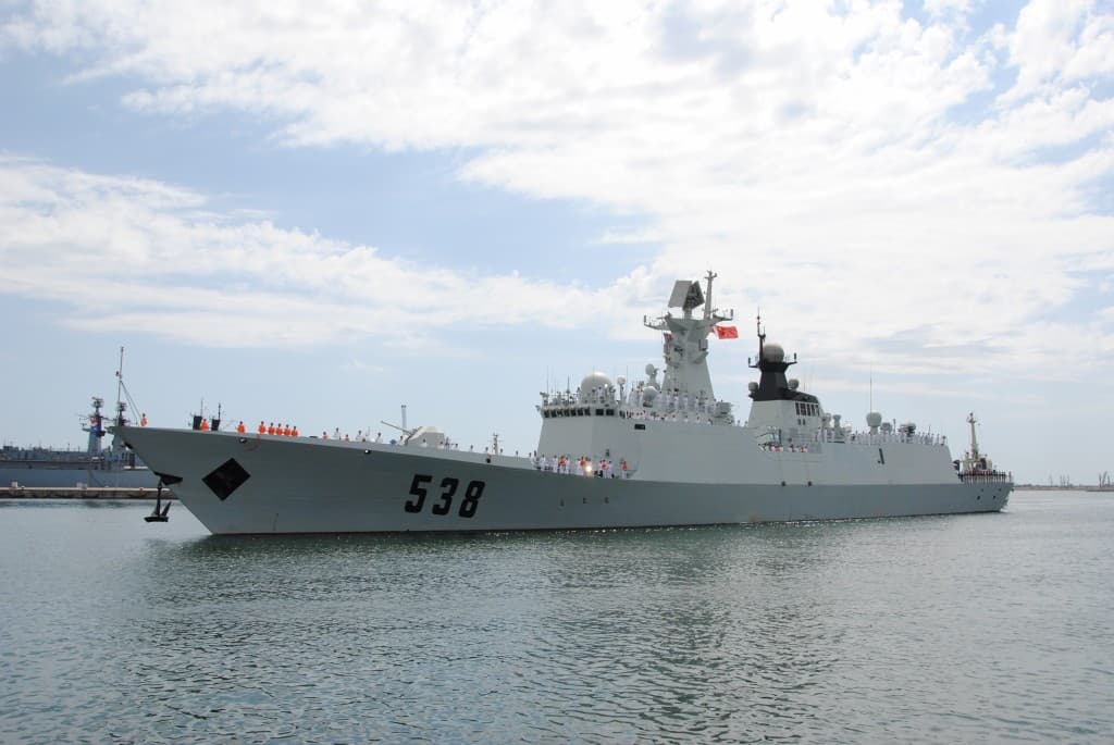 First Chinese frigate in the Black Sea attracts tourists in the Romanian port of Constanta