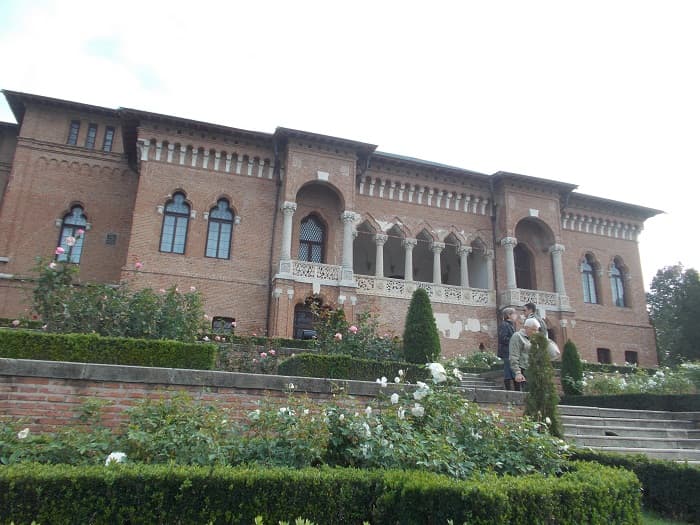 Travel planner: An autumn walk through history and art in Mogosoaia