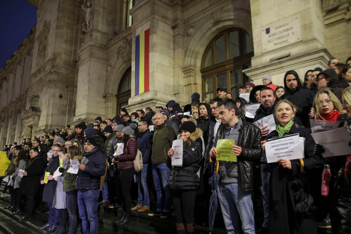 Romanian prosecutors suspend activity to protest against Govt.'s new ordinance on justice