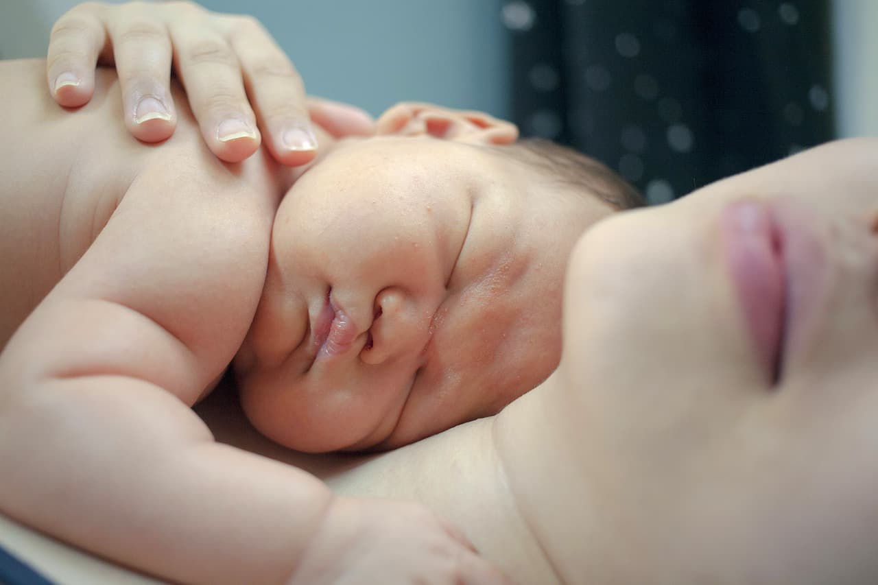 First time mothers in Romania, among the youngest in the EU