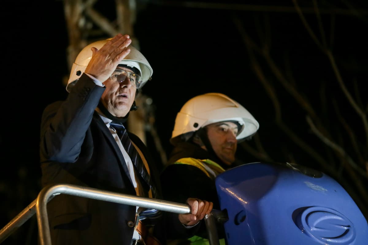 Romanian mayor cuts downtown internet cables operators did not move underground