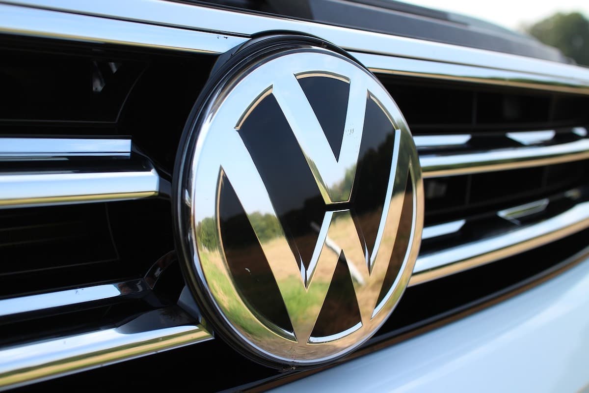 Romania and Bulgaria compete for new Volkswagen factory
