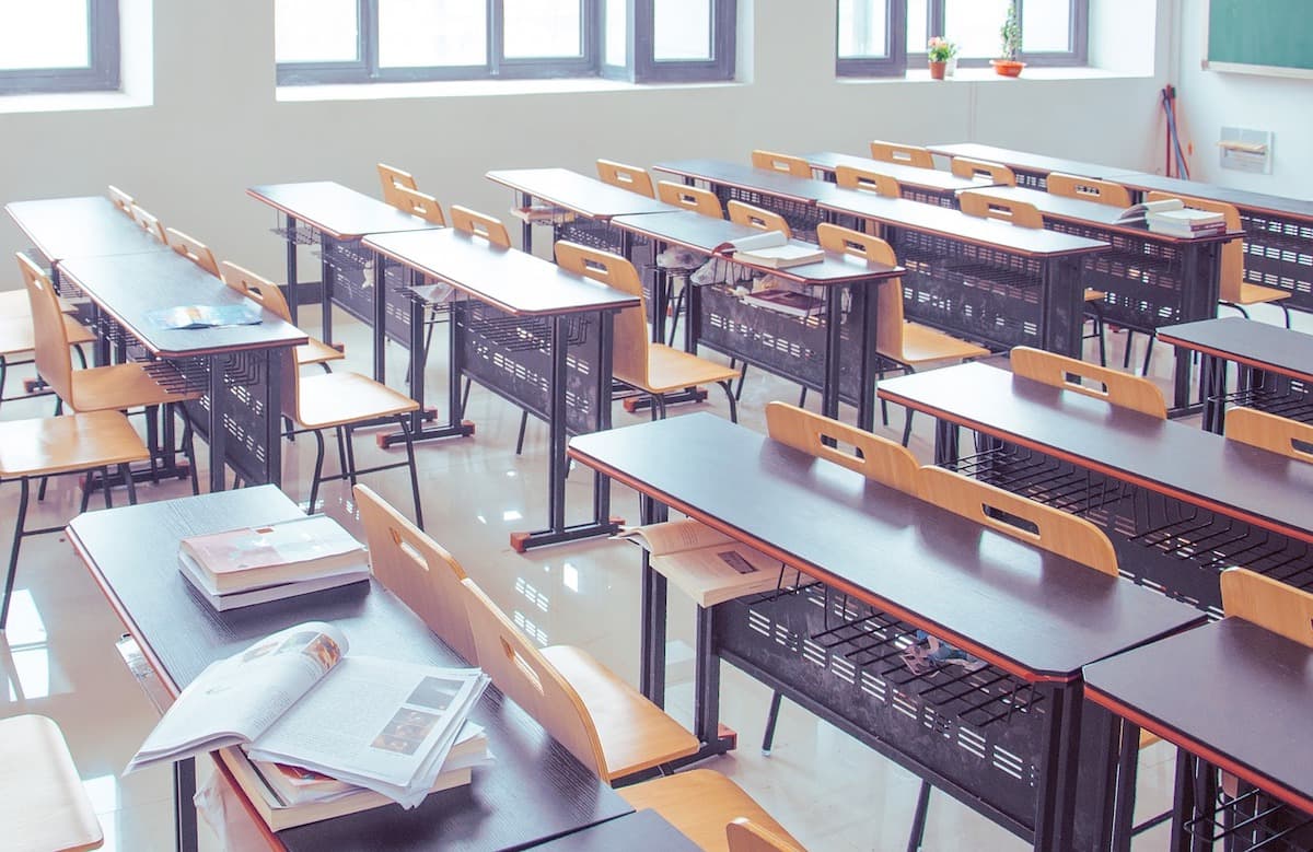 Vocational education becomes mandatory in Romania for students who don’t pass the National Evaluation