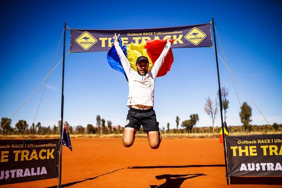 Romanian firefighter returns home after winning 522-km ultra-marathon in Australia