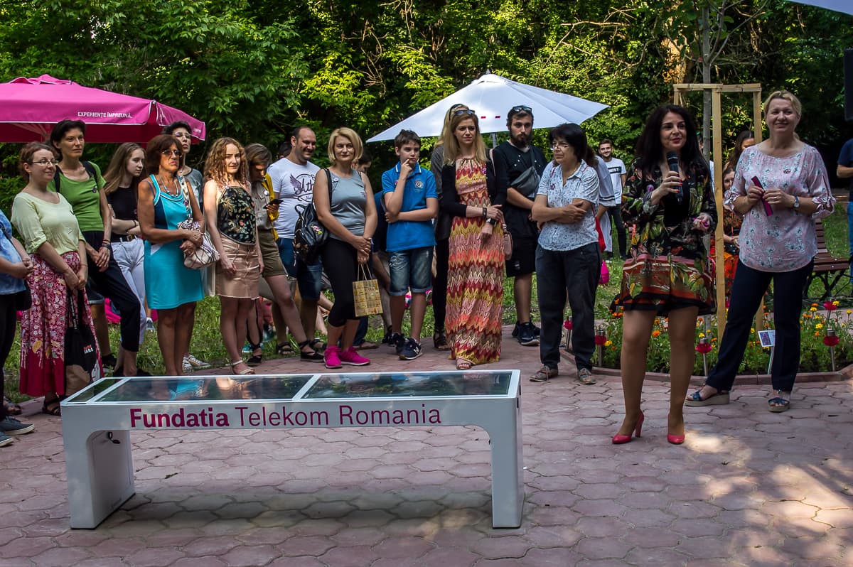 Green space with solar benches and free Wi-Fi arranged in Bucharest’s botanical garden