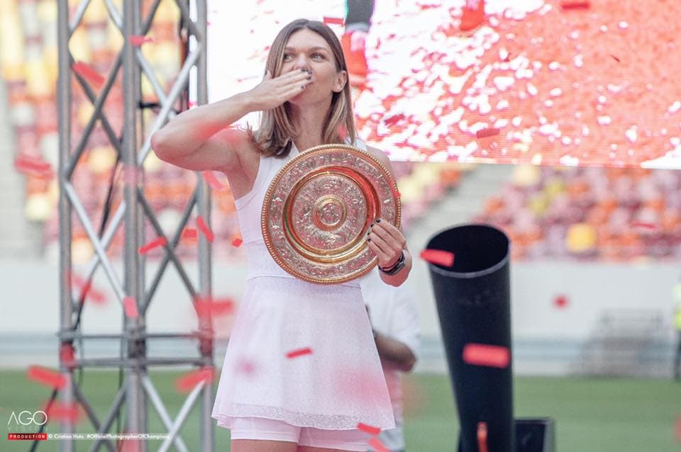 Over 20,000 come to cheer Wimbledon winner on Bucharest’s National Arena