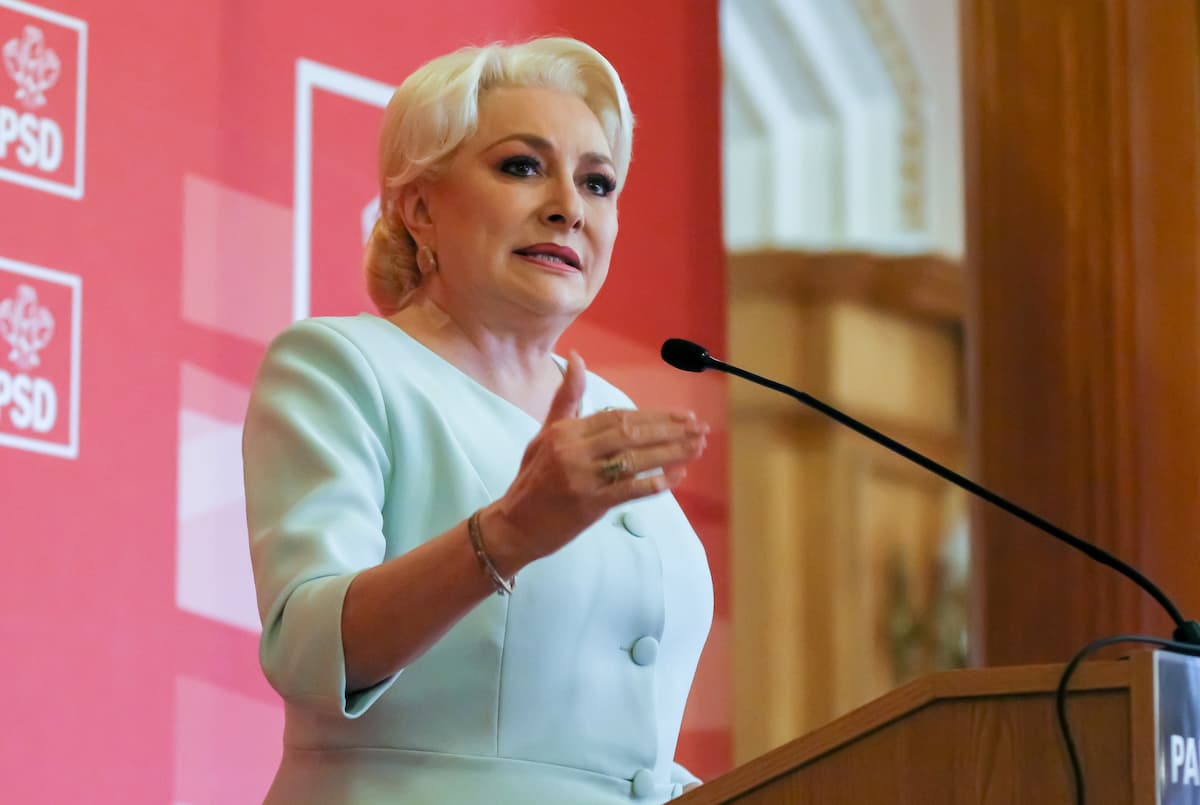 Ruling coalition, president quarrel over justice changes after teenage girls killed by kidnapper in Romania