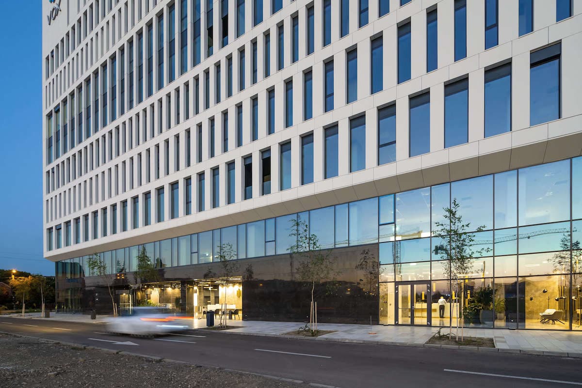 Fitness club operator leases 2,100 sqm in office building in Timisoara