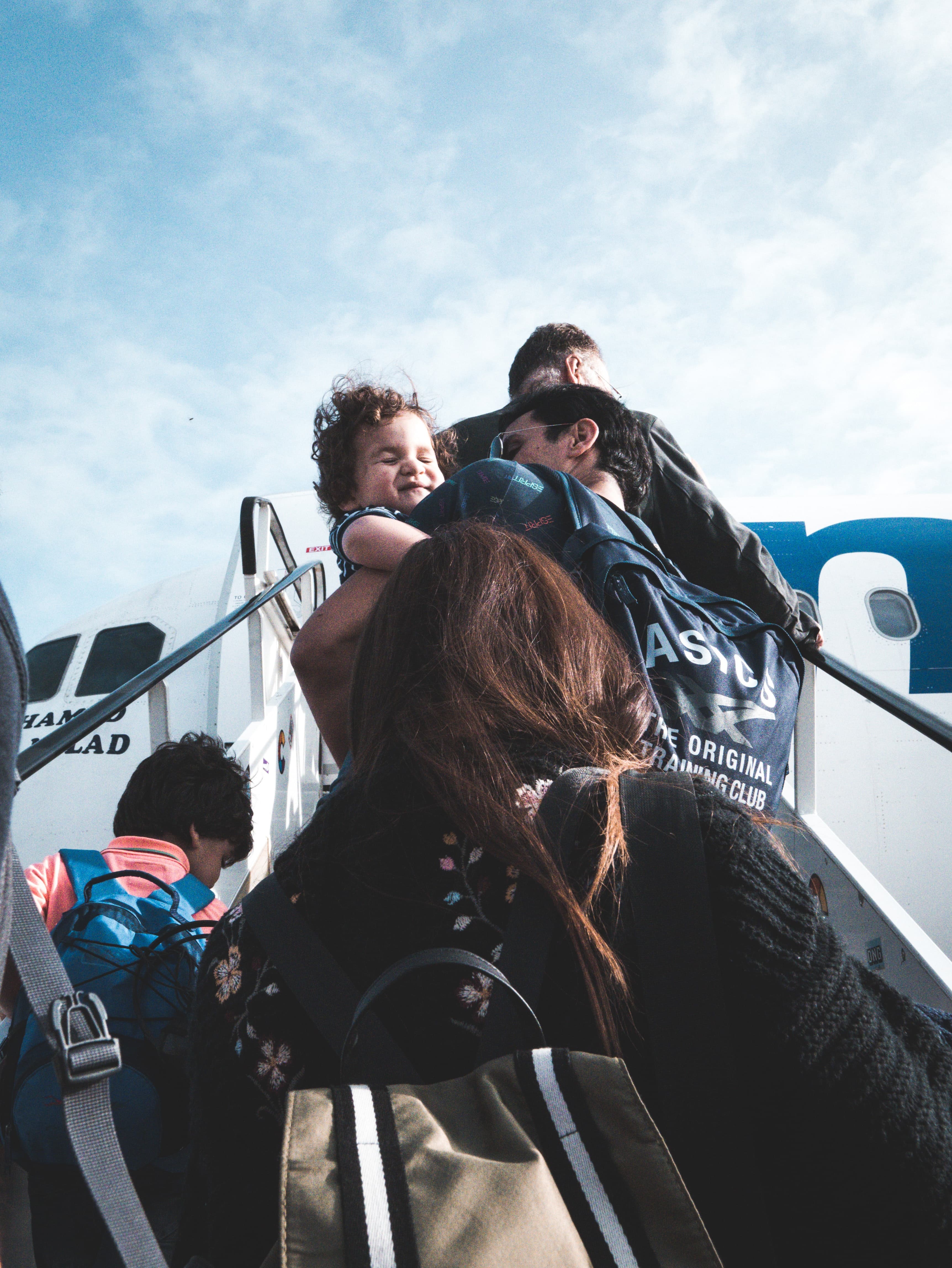 Number of children and youth leaving Romania sees nine-year peak in 2018
