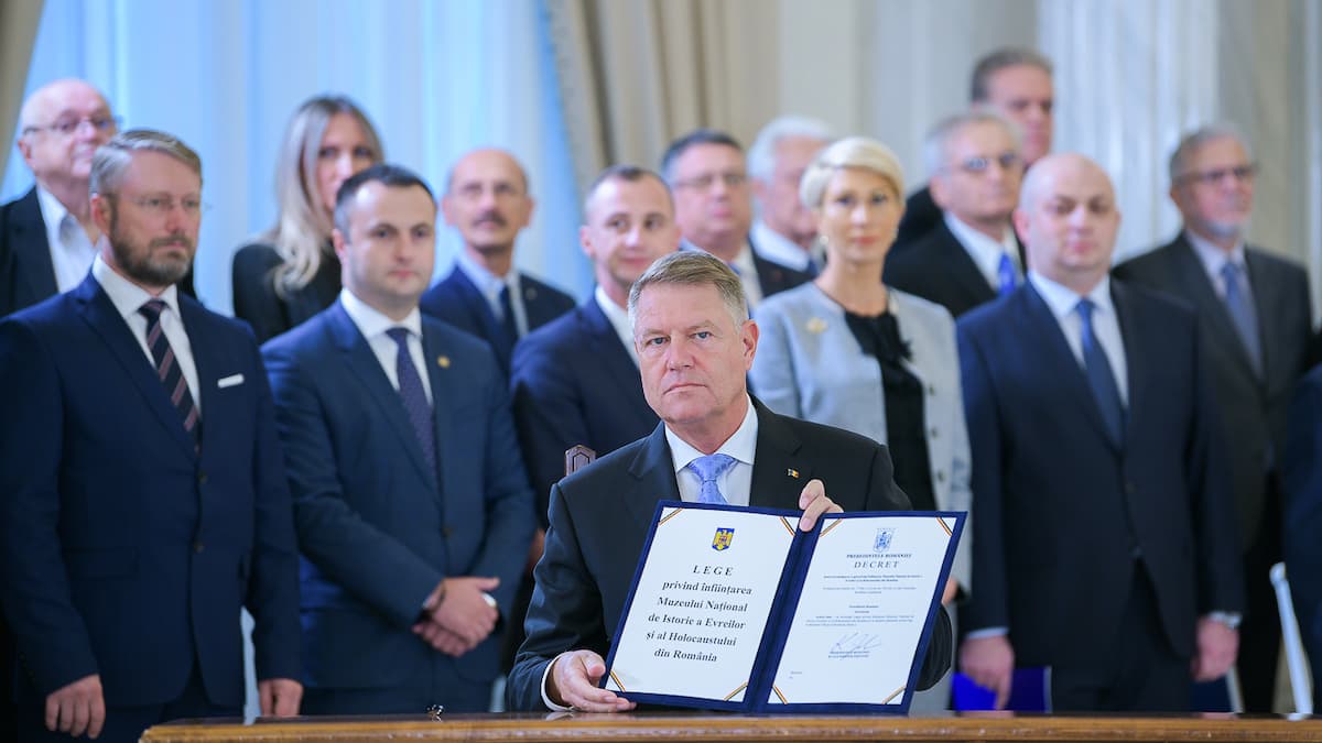 Romanian president promulgates law on setting up Holocaust Museum
