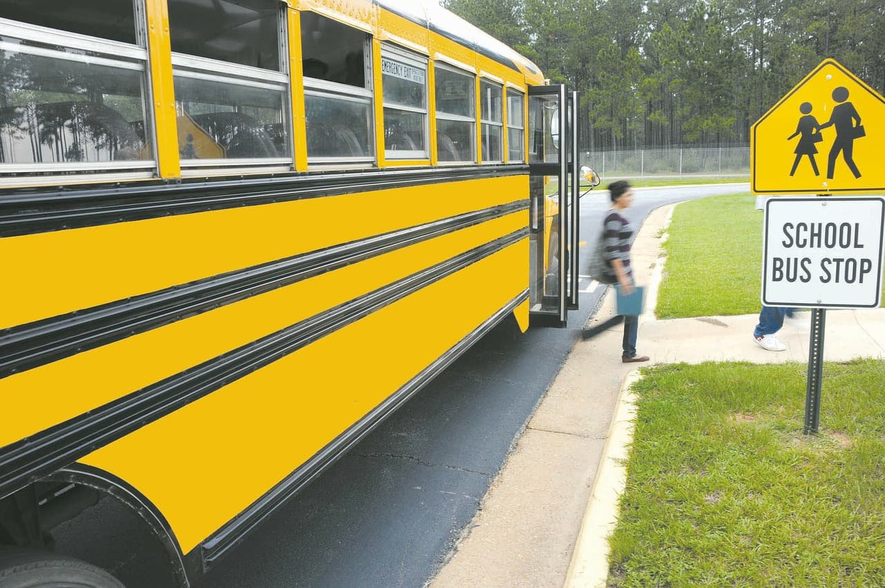 Bucharest City Hall plans to buy 300 school buses