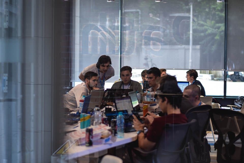 Tech unicorn UiPath spends over EUR 1 mln on chairs for its employees in Romania