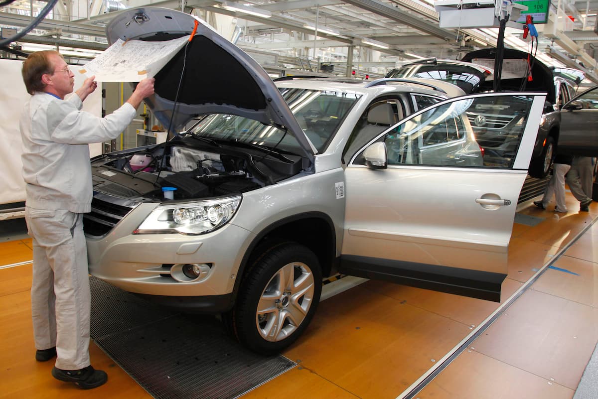 New Volkswagen factory used in domestic political fight in Romania