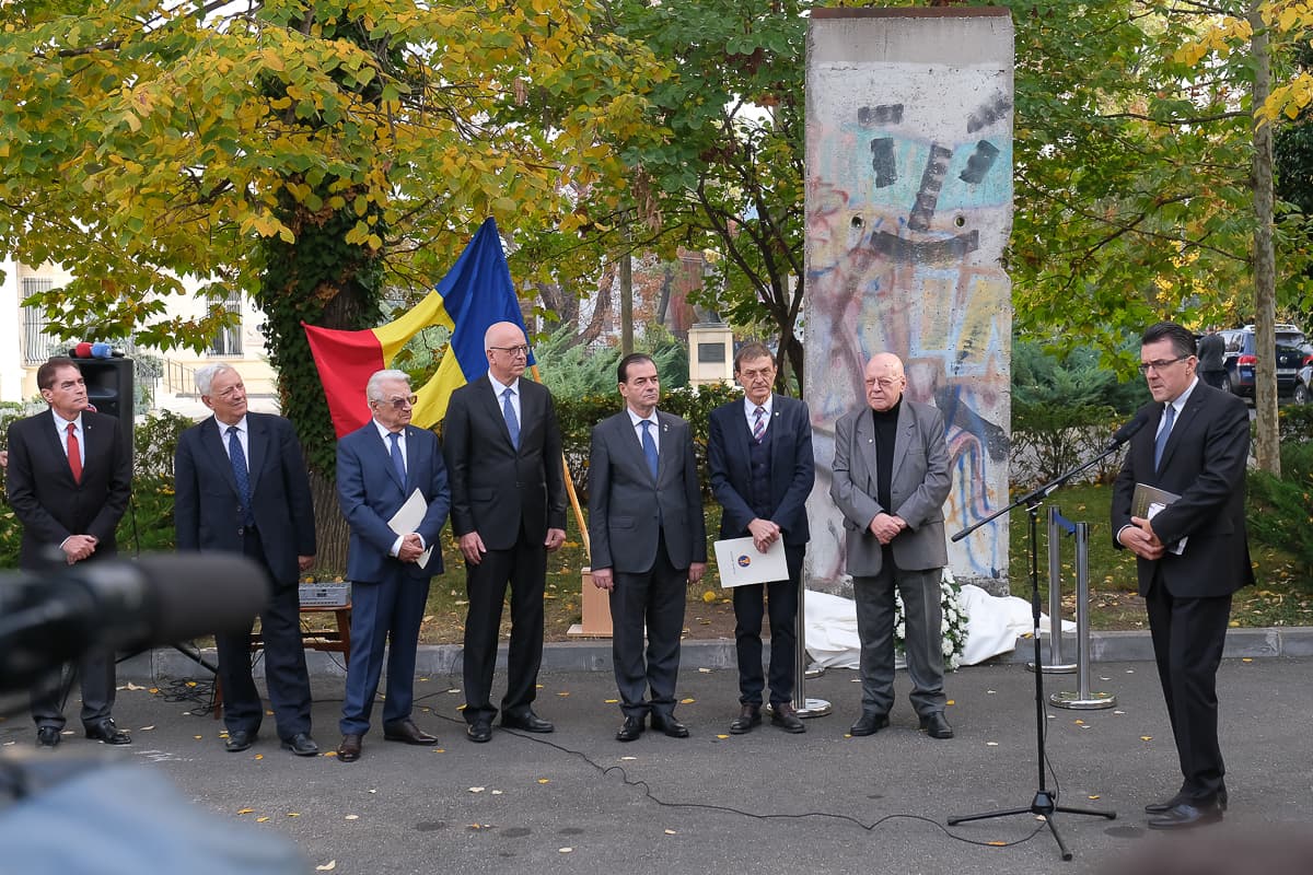 Berlin Wall segment can now be seen in Bucharest