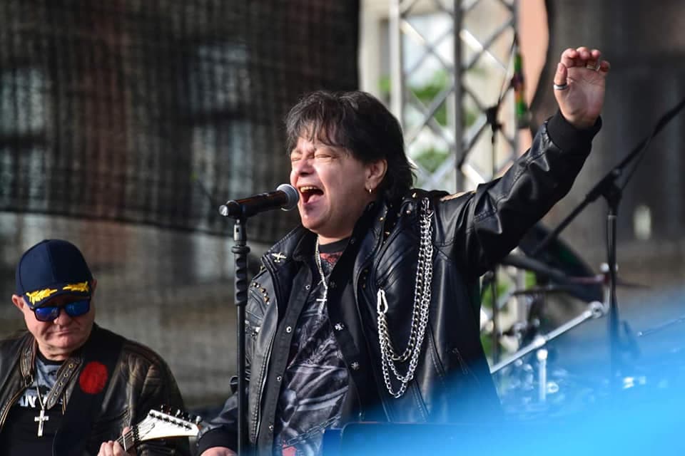 Lead singer of popular Romanian rock band dies at age 54 after long battle with cancer