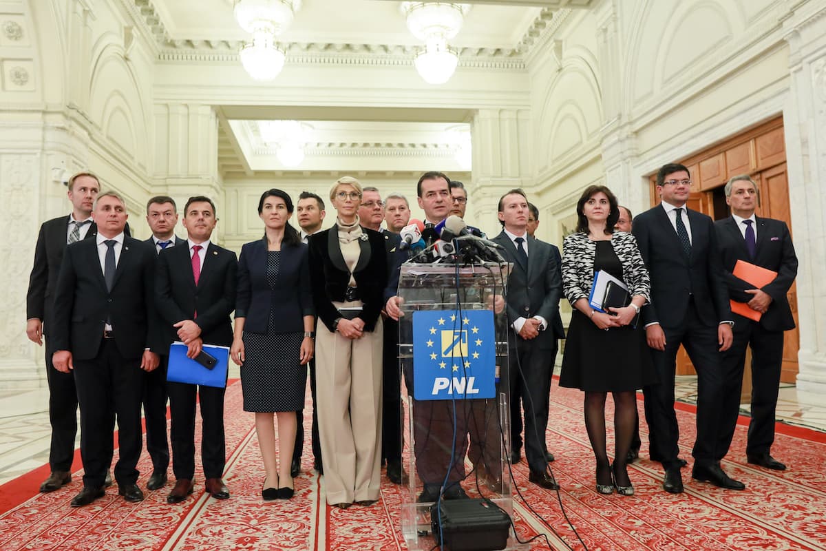 Who are the 16 ministers in Romanian PM Ludovic Orban’s team?
