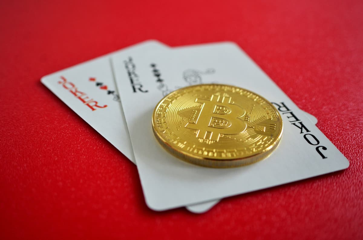 Romanian arrested in Germany for alleged USD 722 mln Bitcoin Ponzi scheme in US