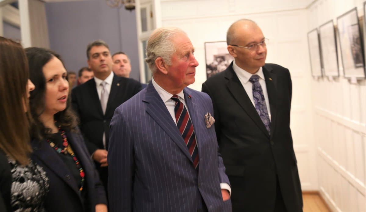 Prince Charles inaugurates in London a photo exhibition dedicated to the Romanian Revolution