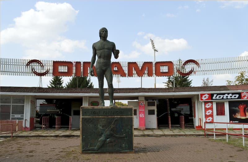 Fans take over 10% in major Romanian football club, seek new investor