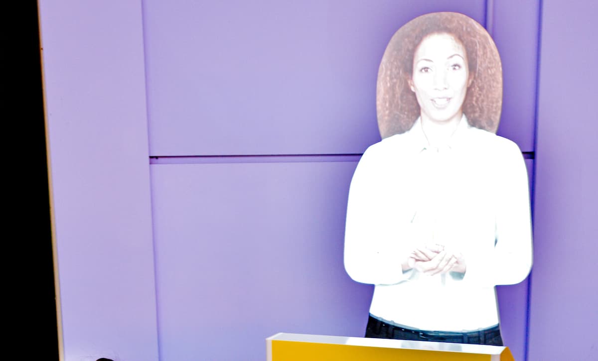 Women’s Day gift: Vodafone Romania boasts with world’s first live holograms in 4K resolution