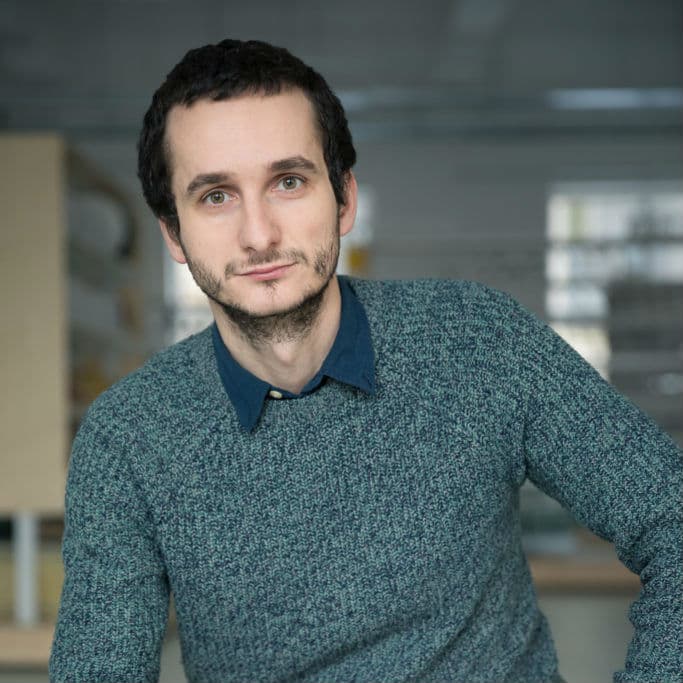 New platform connects people and firms working on projects that can help first-line responders fight COVID-19 in RO