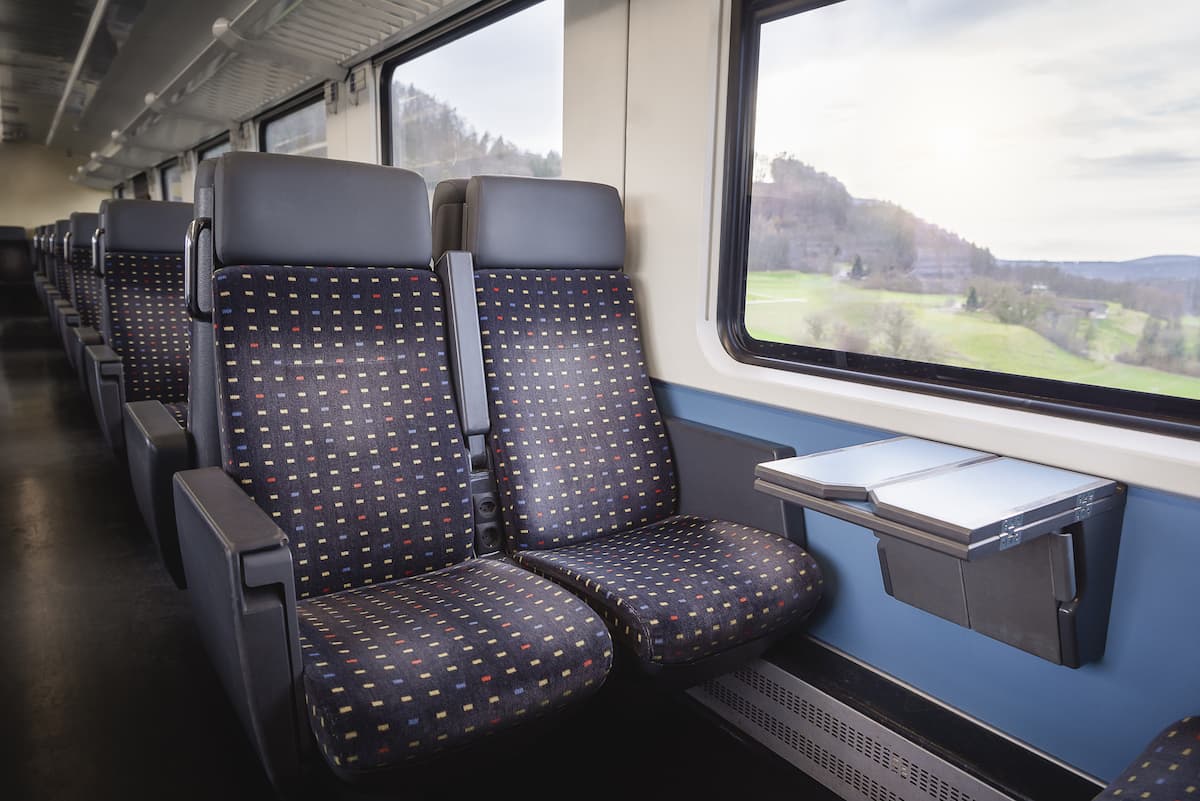 Dozens of Romanian seasonal workers transported to Austria by train