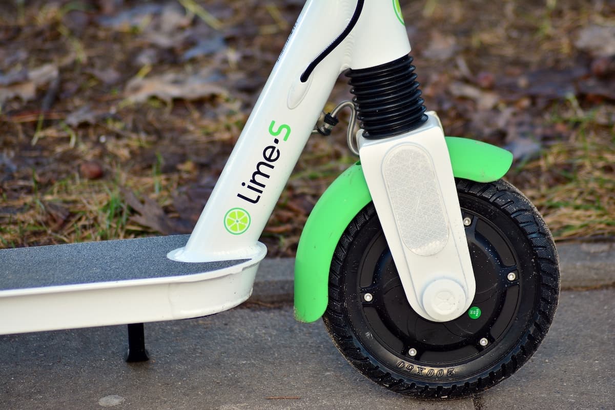 E-scooter rental service Lime expands in Brasov and Constanta
