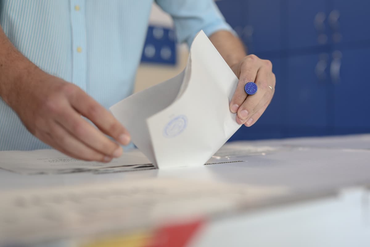 Romanian electoral authority tests voting system for visually impaired ahead of presidential elections