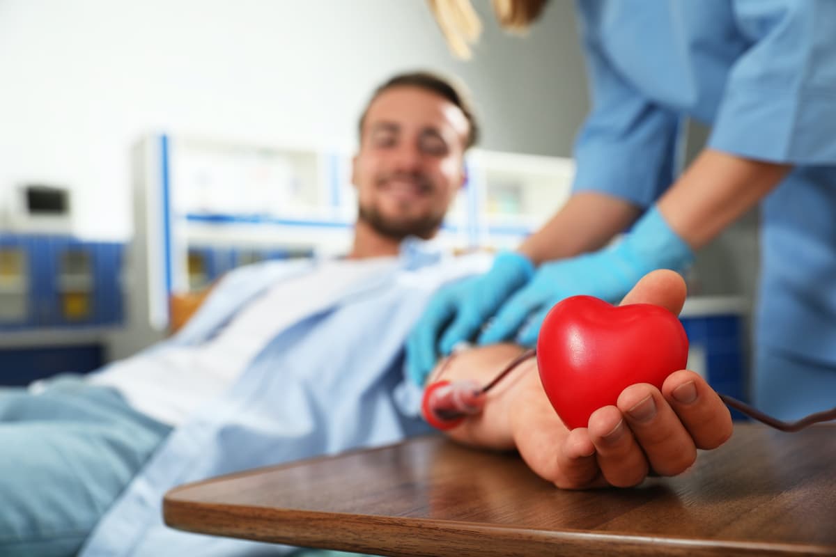 Blood donation campaign backed by major music festivals in RO kicks off