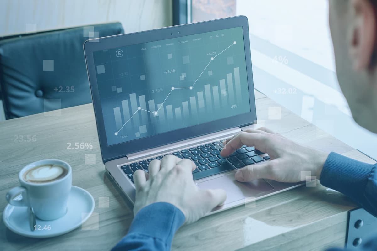 BVB-listed real estate developer Impact splits shares and offers free shares