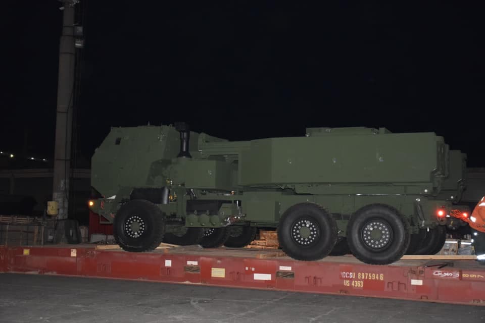 First elements of HIMARS rocket system arrive in Romania