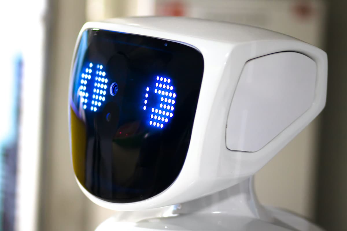 Most Romanians would consider using a humanoid robot for household chores, study shows